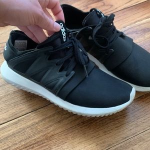 Adidas tubular black shoes